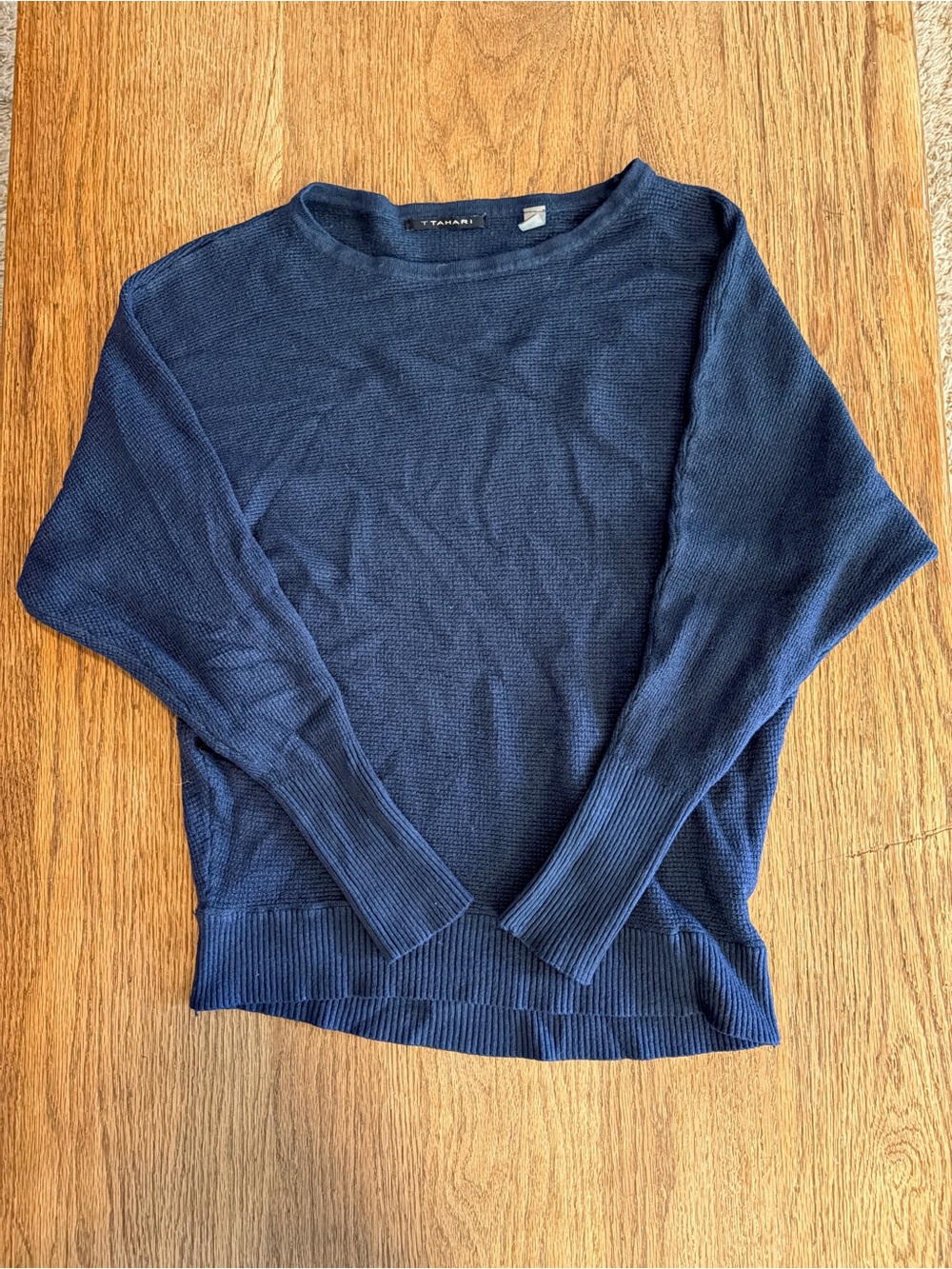 Women’s Navy Tahari Lightweight Crewneck Sweater sz XS